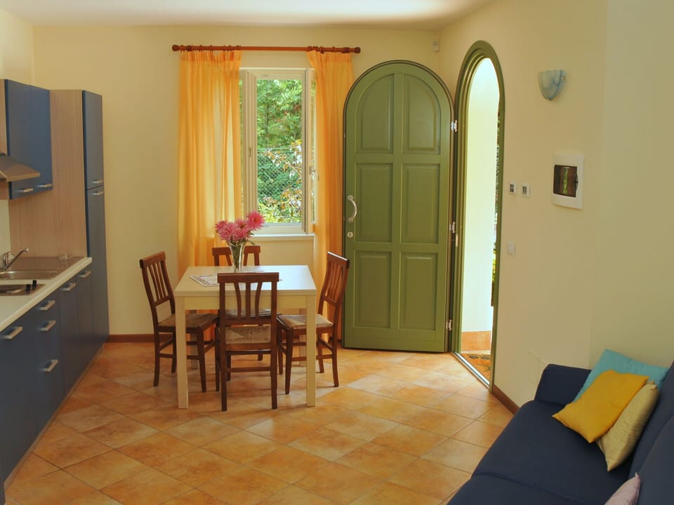 Apartment | Dining