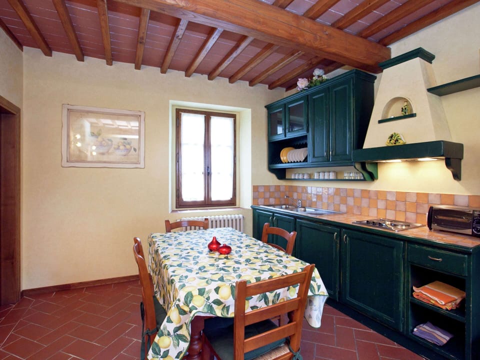 Cottage | Private kitchen | Highchair