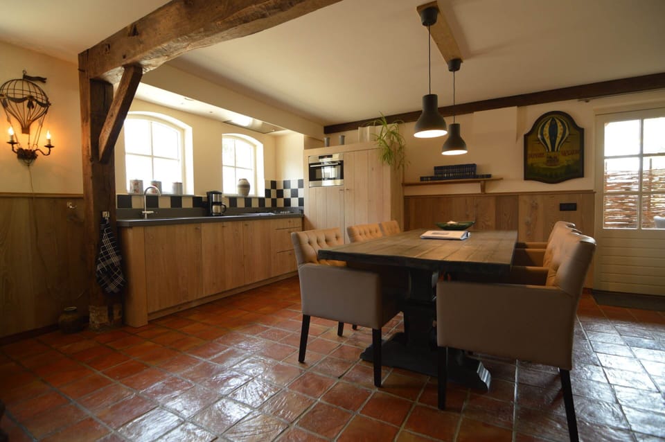 House | Dining
