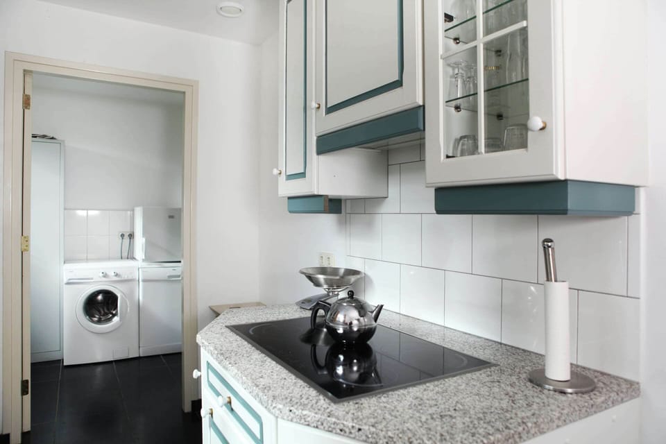 House | Private kitchen | Dishwasher, highchair