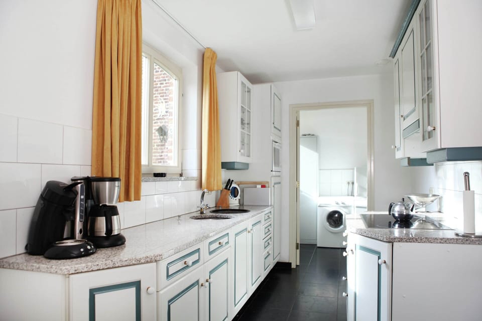 House | Private kitchen | Dishwasher, highchair