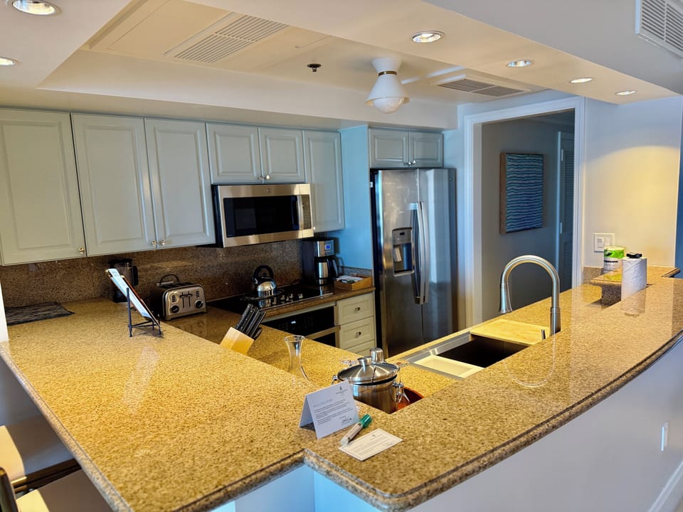 Full kitchen