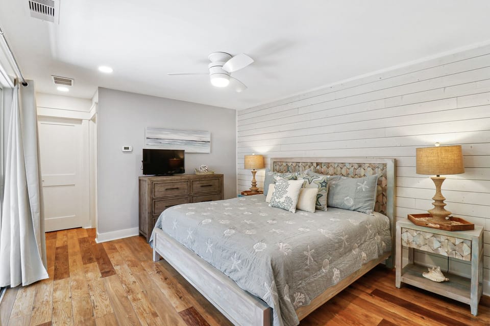 62 Mooring Buoy | Bedroom 3 with King Bed - 62 Mooring Buoy | Bedroom 3 with King Bed
