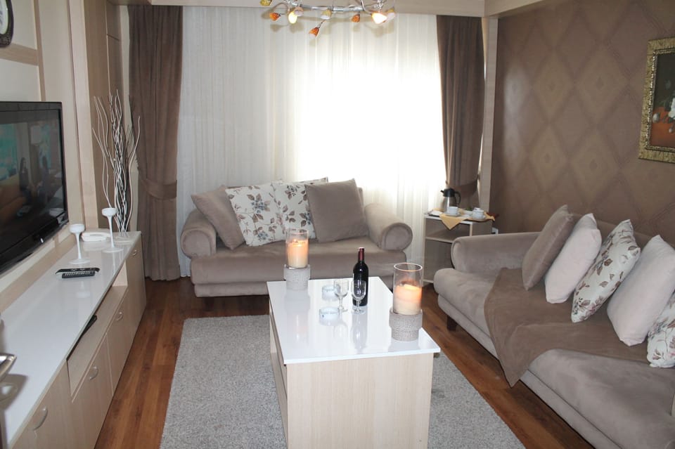 Suite | Living area | LCD TV