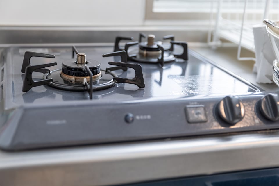 Room301 | Private kitchen | Fridge, microwave, stovetop, electric kettle