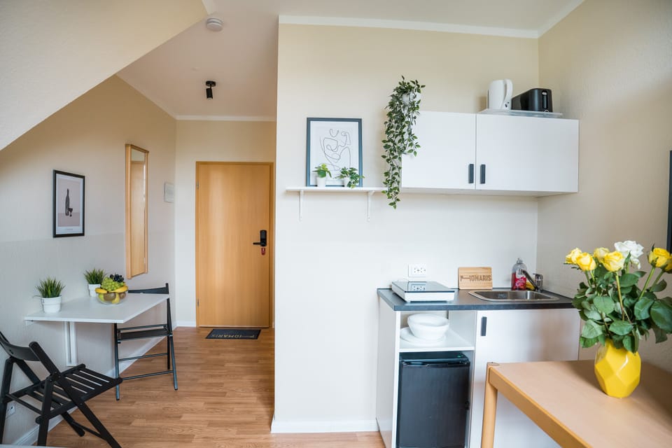 Comfort Single Room | Desk, free WiFi, bed sheets