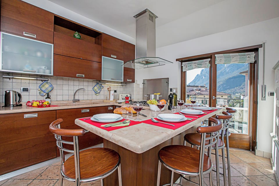 Family Apartment, Multiple Bedrooms, 2 Bathrooms (Paulie Apartment) | Private kitchen | Full-size fridge, microwave, oven, stovetop
