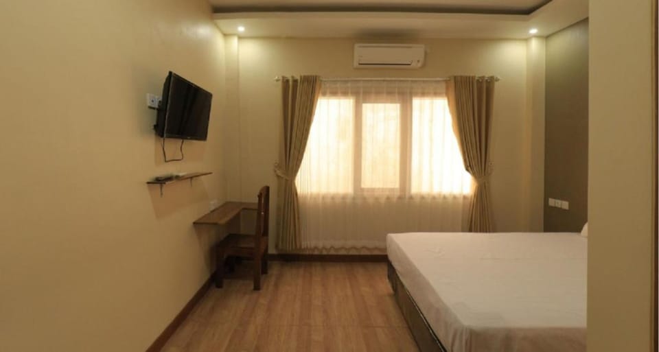 Superior Double Room | Laptop workspace, soundproofing, free WiFi, bed sheets