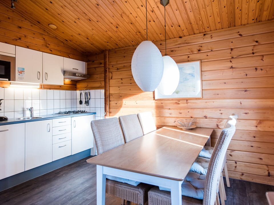 Bungalow | Private kitchen | Highchair