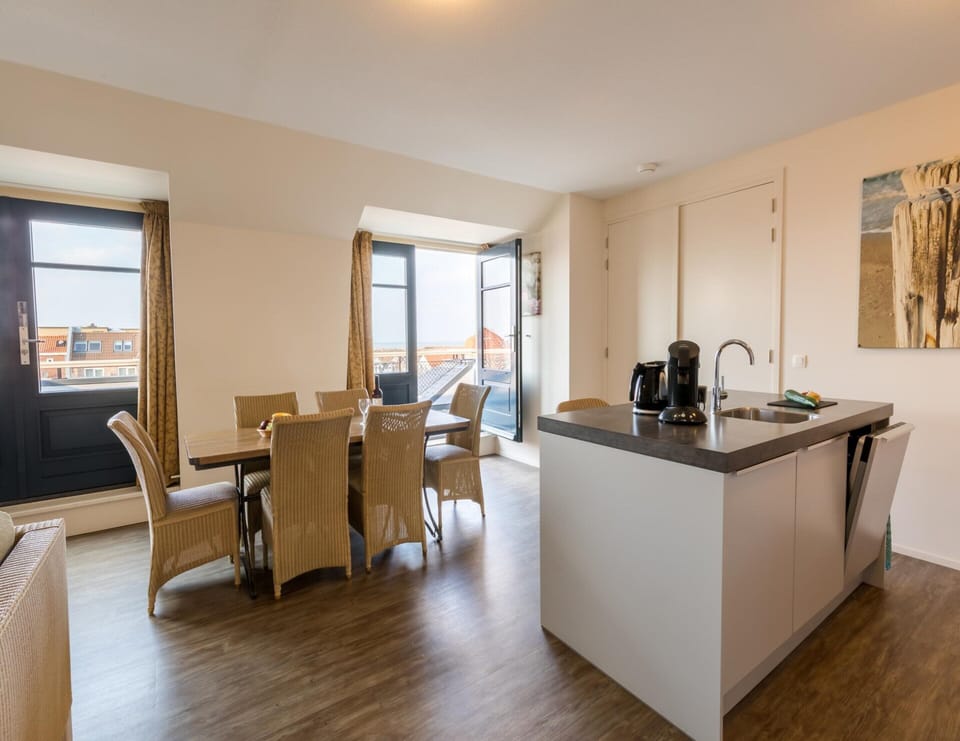 Apartment | Dining