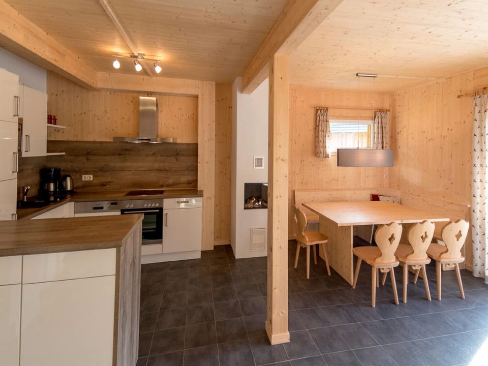 Chalet | Private kitchen | Highchair