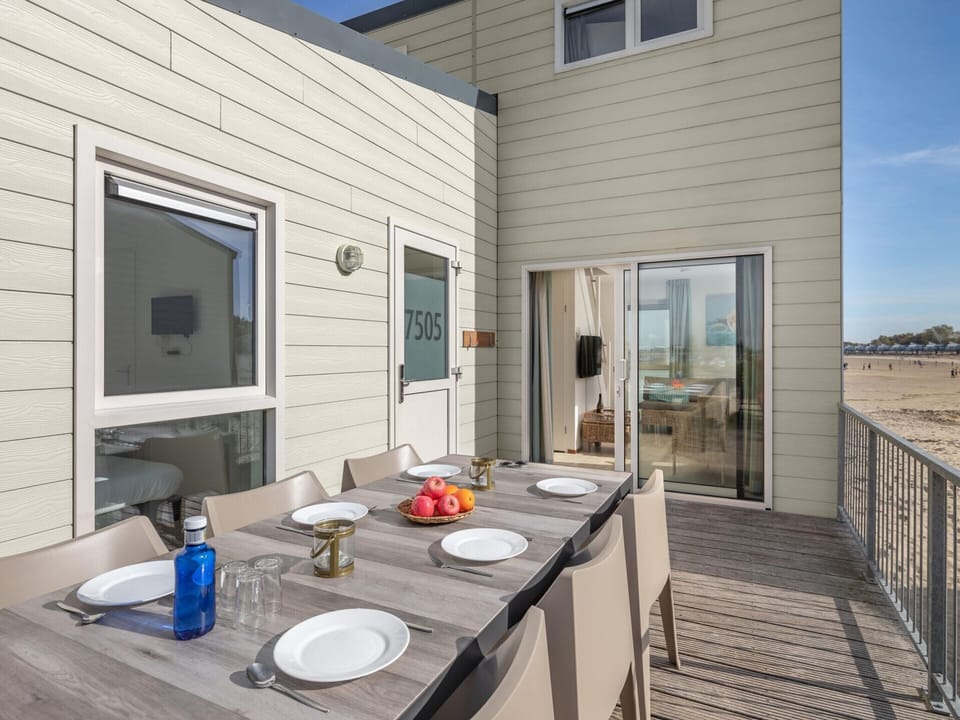 Bungalow | Dining