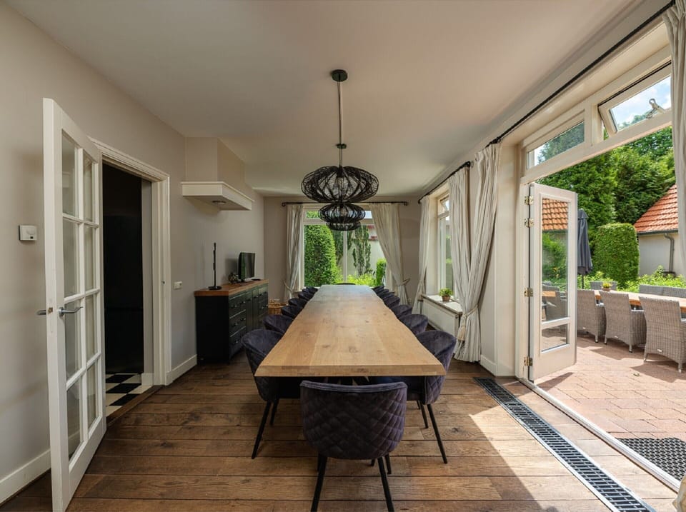 Villa | Dining