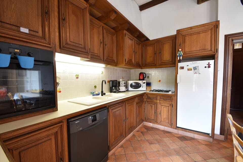 House | Private kitchen | Stovetop, highchair