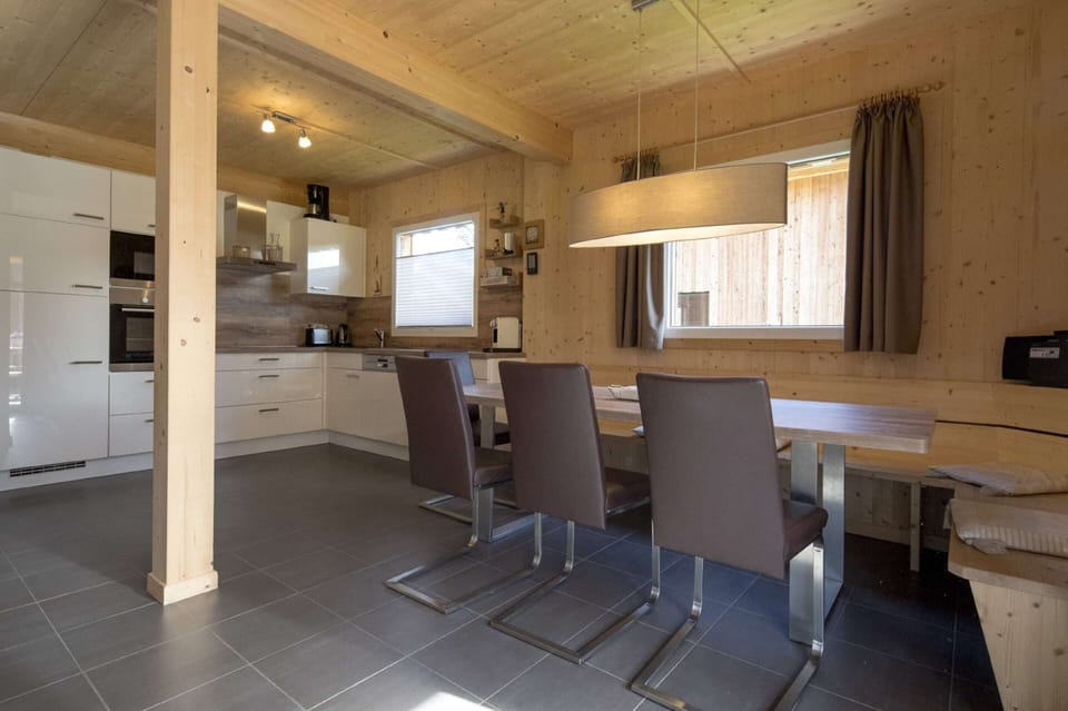 Chalet | Private kitchen | Highchair