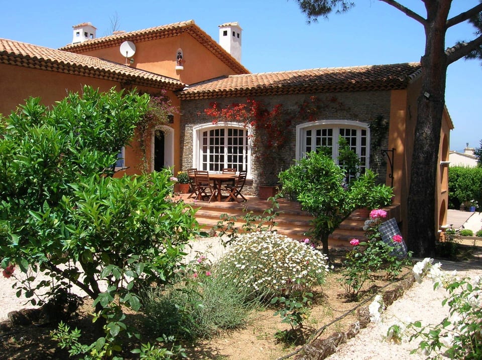House | Outdoor dining