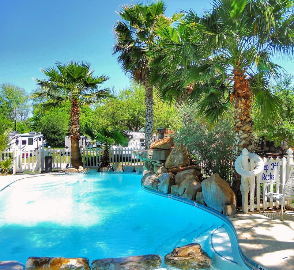 Shared Pool (Seasonal)