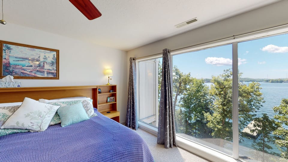 BEDROOM 2 WITH KING BED