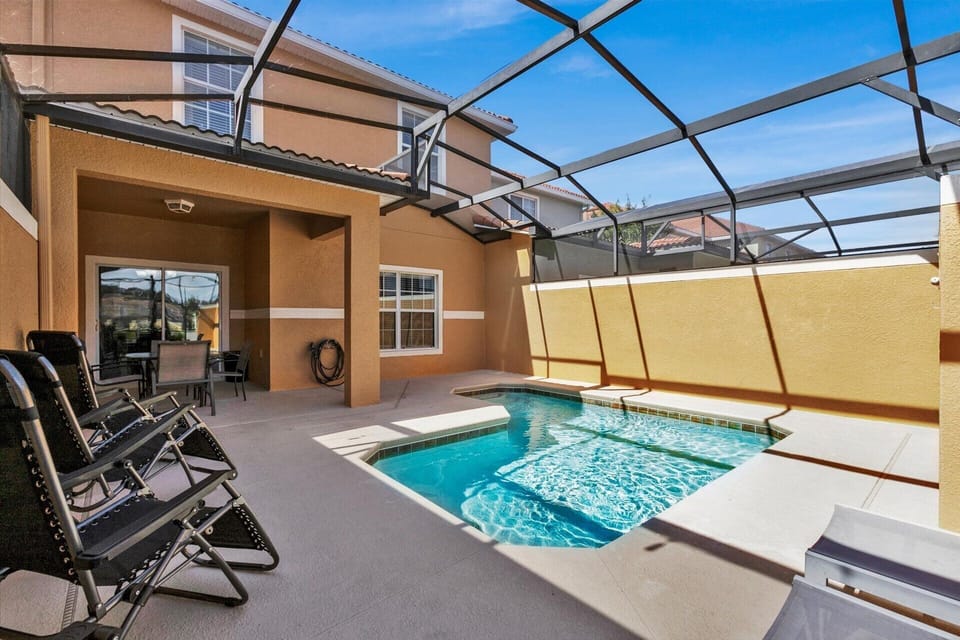 Pool Deck (Angle)