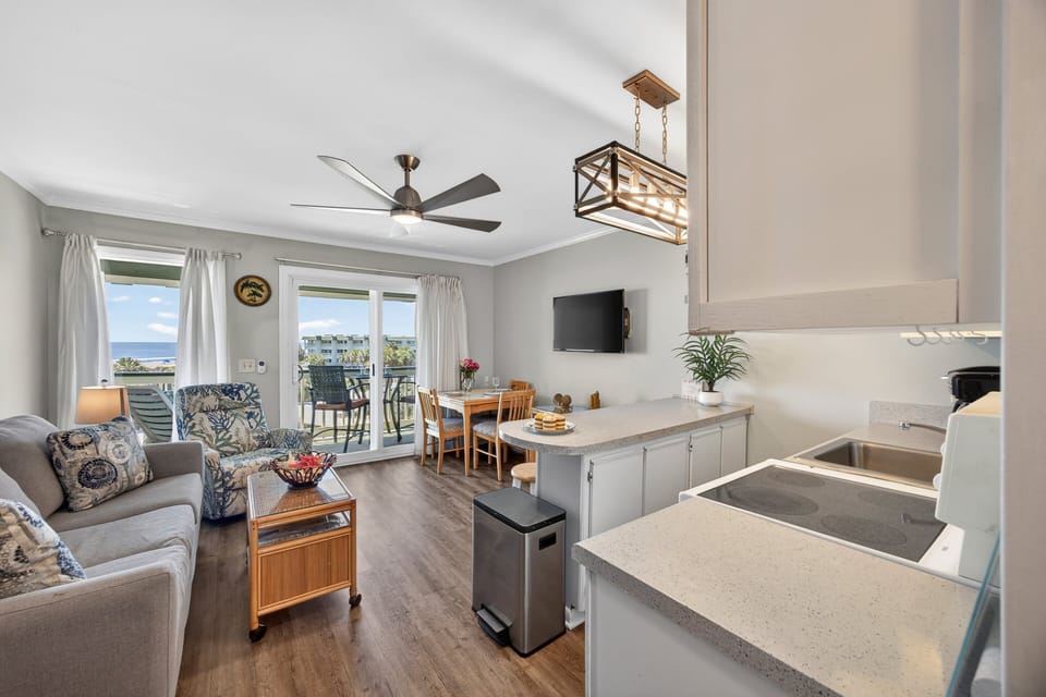Open concept floor plan - with living room, kitchen, and dining