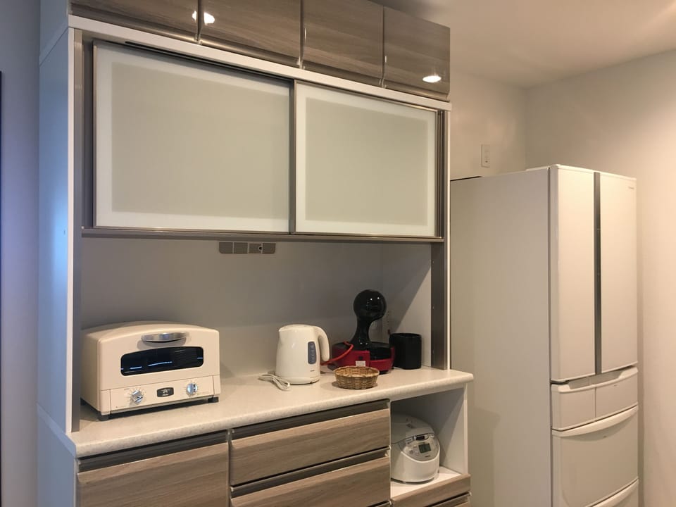 3 Bedroom House | Private kitchenette | Full-size fridge, microwave, stovetop, electric kettle