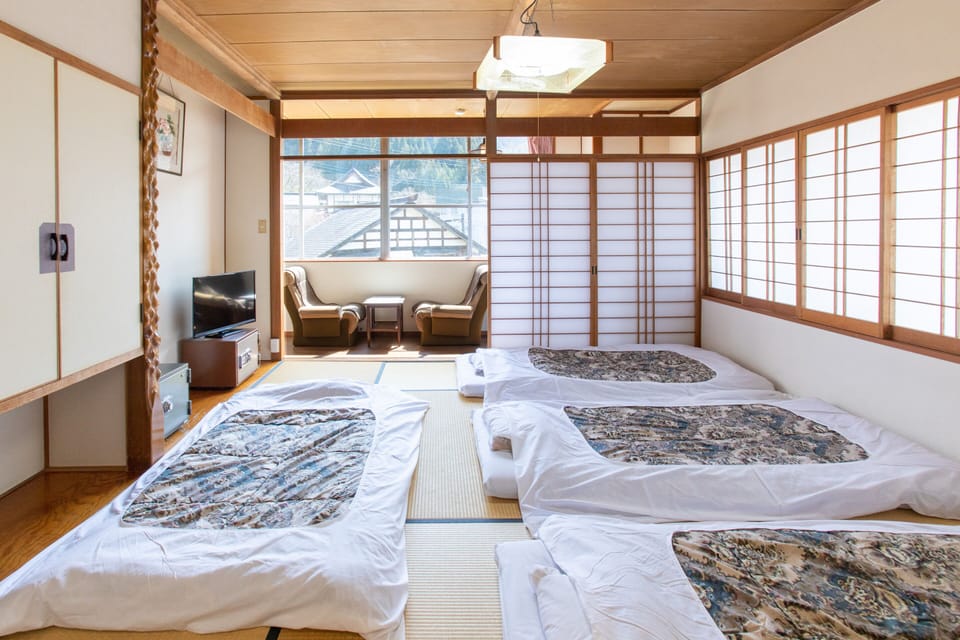 Japanese-style Quadruple Room with Shared Bathroom | WiFi (free)