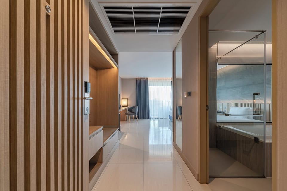Premium bedding, minibar, in-room safe, desk
