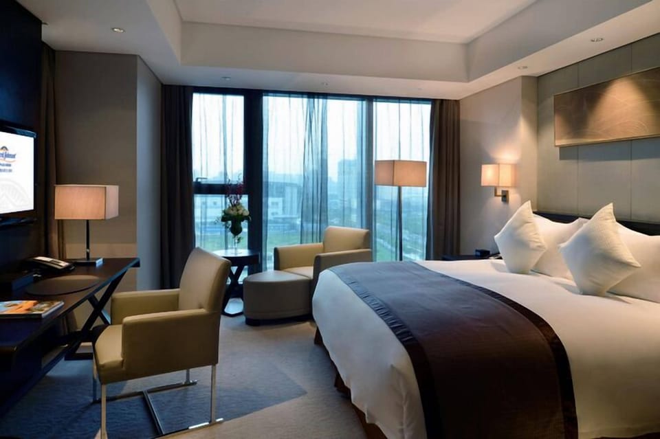 Minibar, in-room safe, desk, soundproofing