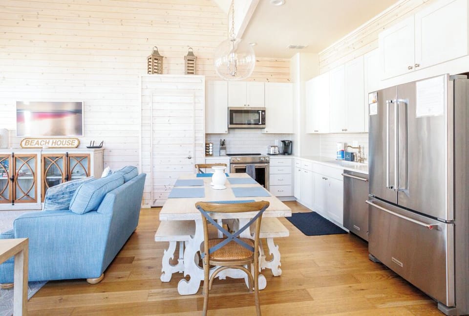Kitchen, 2nd Floor