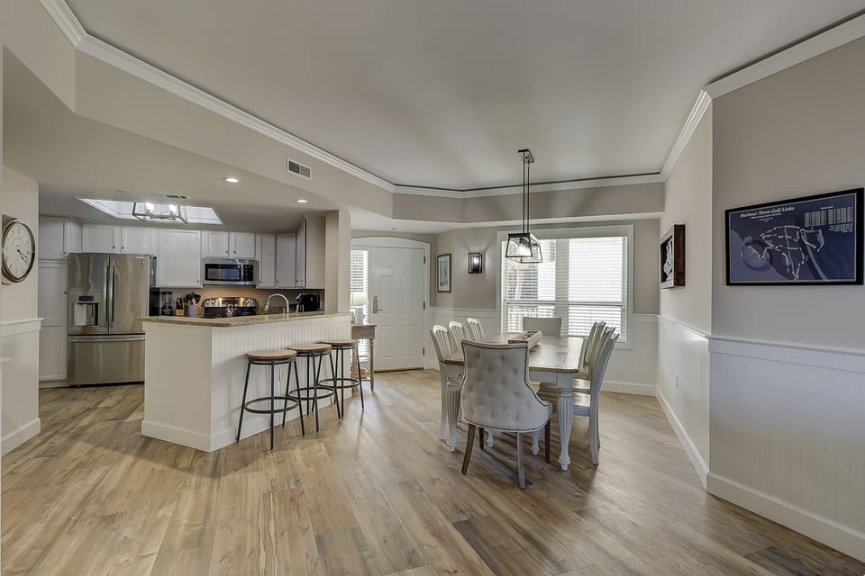 Dining/Kitchen