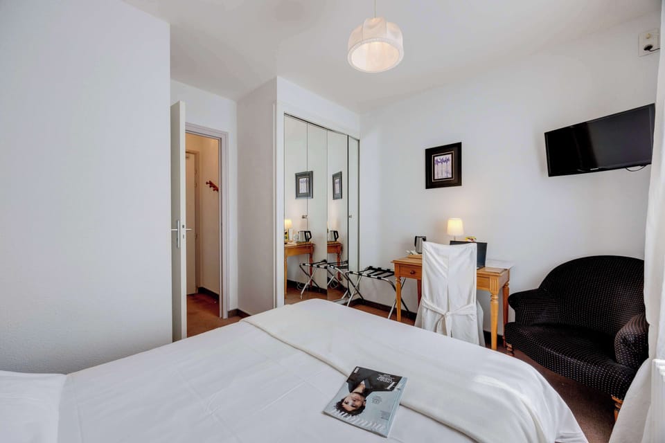 In-room safe, soundproofing, free cribs/infant beds, free WiFi