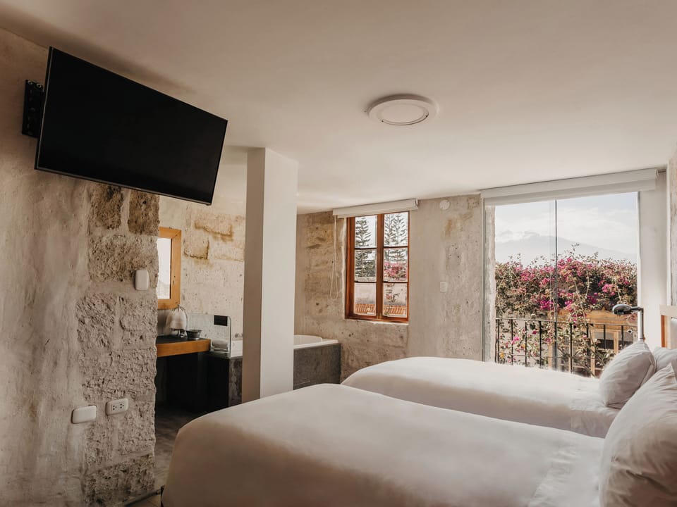 Deluxe Double Room, 2 Twin Beds | Minibar, in-room safe, free WiFi