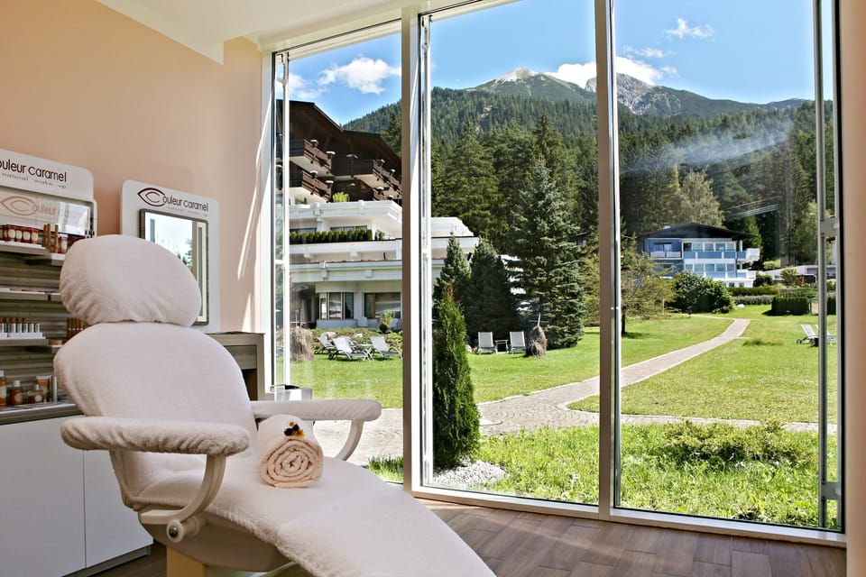 Couples treatment rooms, sauna, body treatments, aromatherapy
