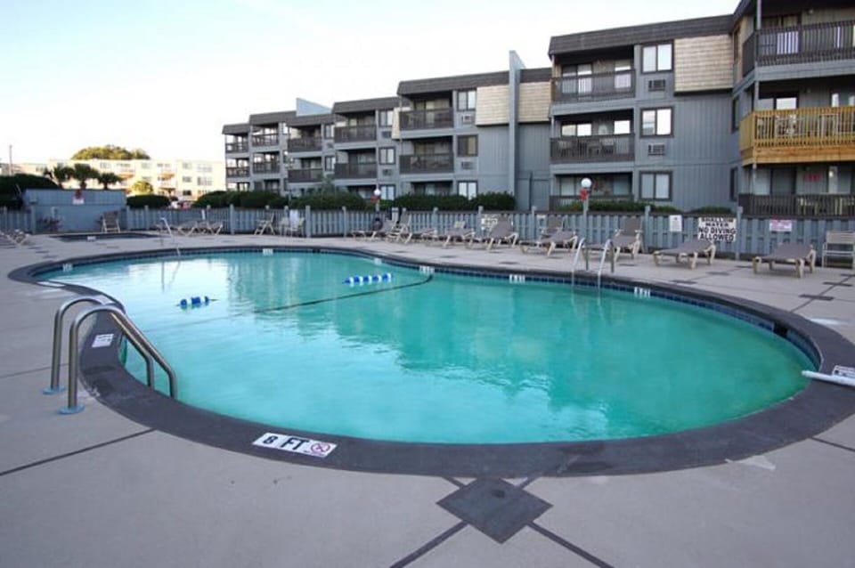 A refreshing dip in the pool feels great after a day of golf or shopping.