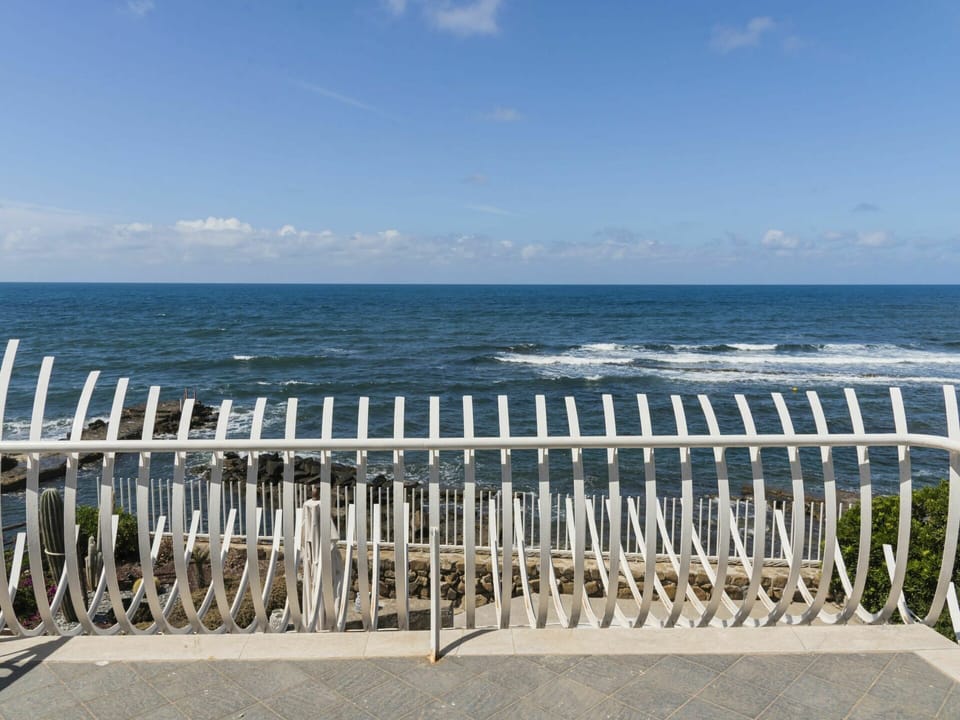 Sky, Water, Cloud, Fence, Coastal And Oceanic Landforms, Wood, Beach, Horizon, Wind Wave, Gas