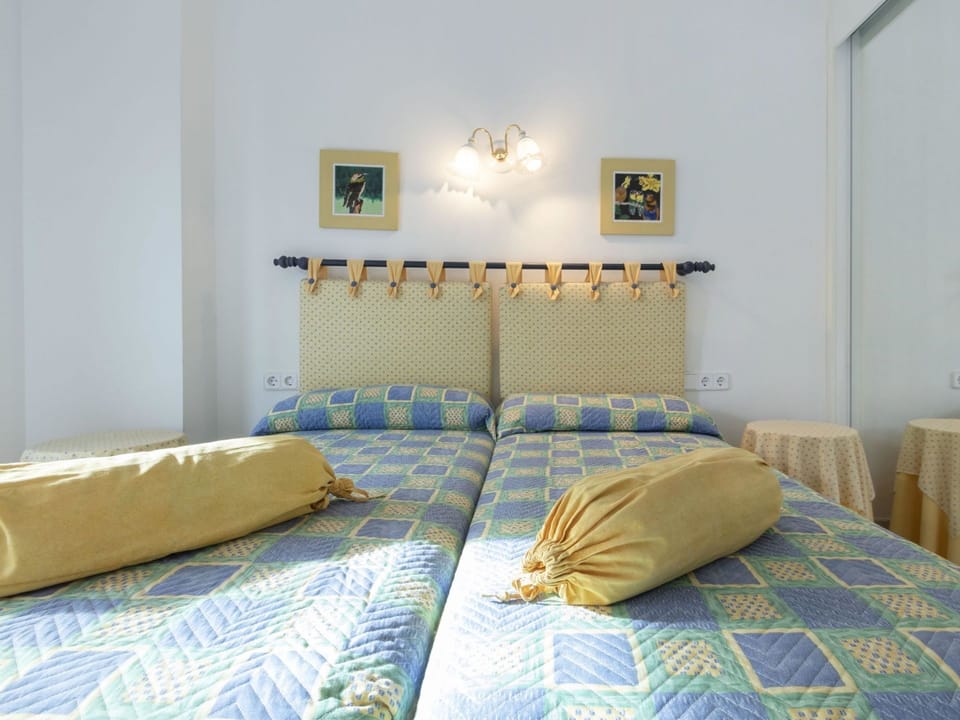 Bedroom, Bed, Furniture, Room, Property, Bed Sheet, Bed Frame, Comfort, Interior Design, Bedding