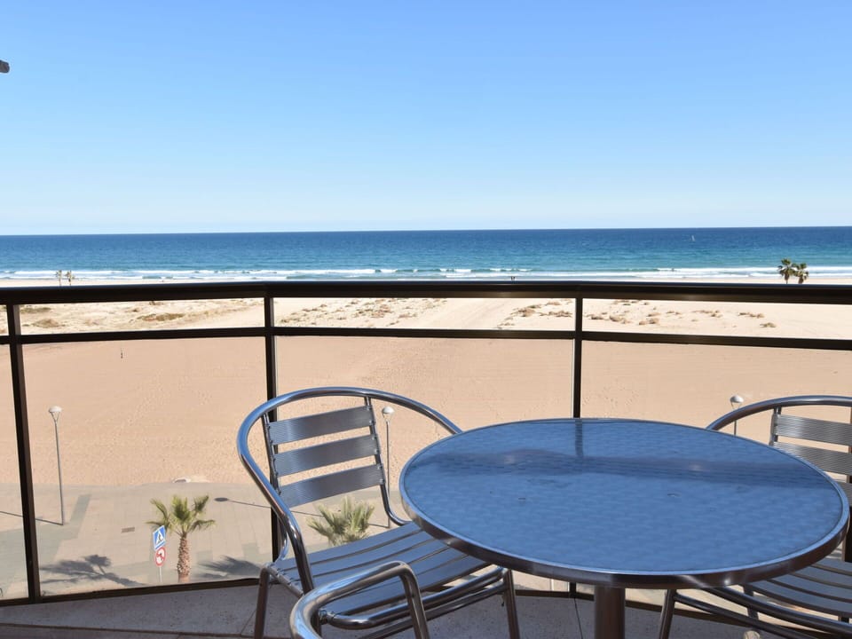 Sea, Sky, Blue, Property, Furniture, Ocean, Horizon, Shore, Vacation, Azure