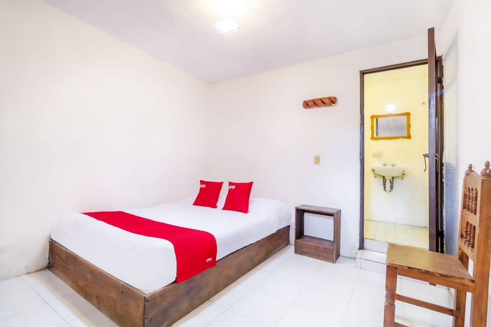 Standard Room | Desk, soundproofing, bed sheets