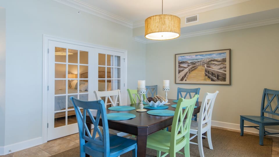 Phoenix West II 2906 Dining