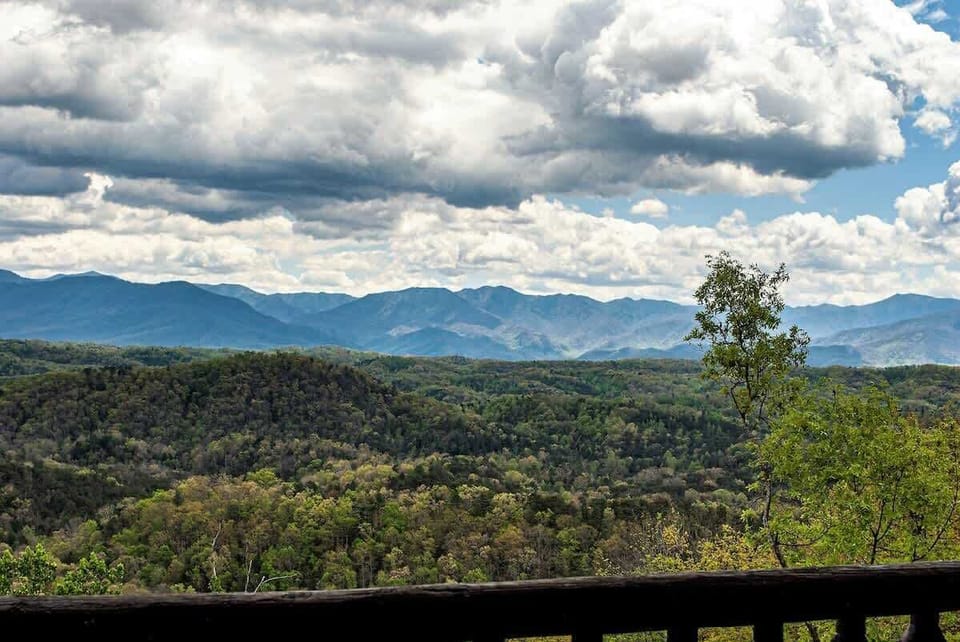 Spectacular Great Smoky Mountain Views from Dolly's Lookout