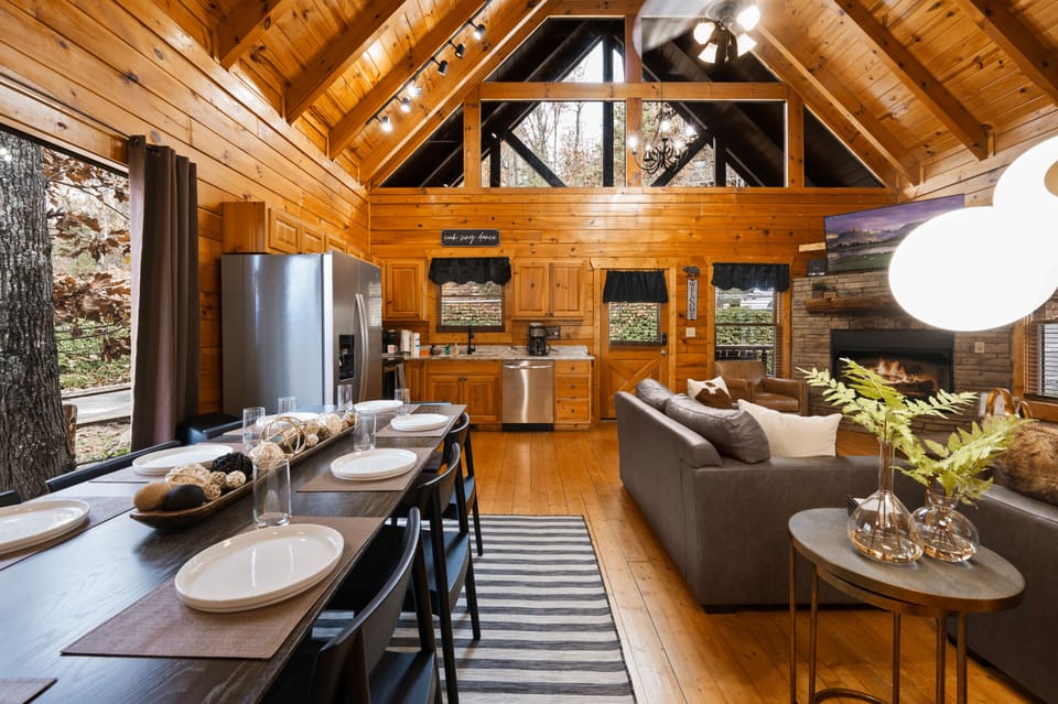 Open concept dining table perfect for friends and family gatherings.