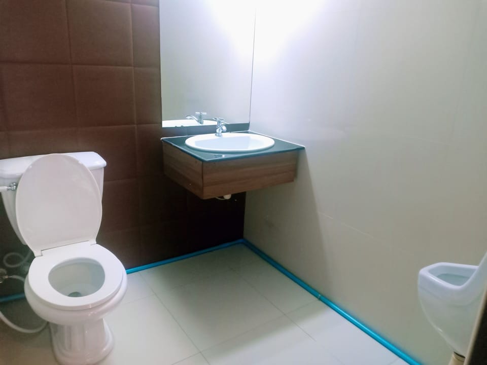 Residential Suite | Shared bathroom