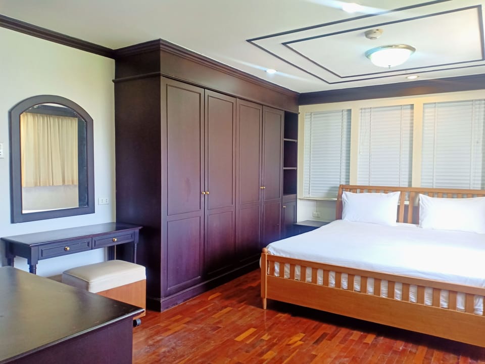 Residential Suite | 3 bedrooms, free WiFi, bed sheets