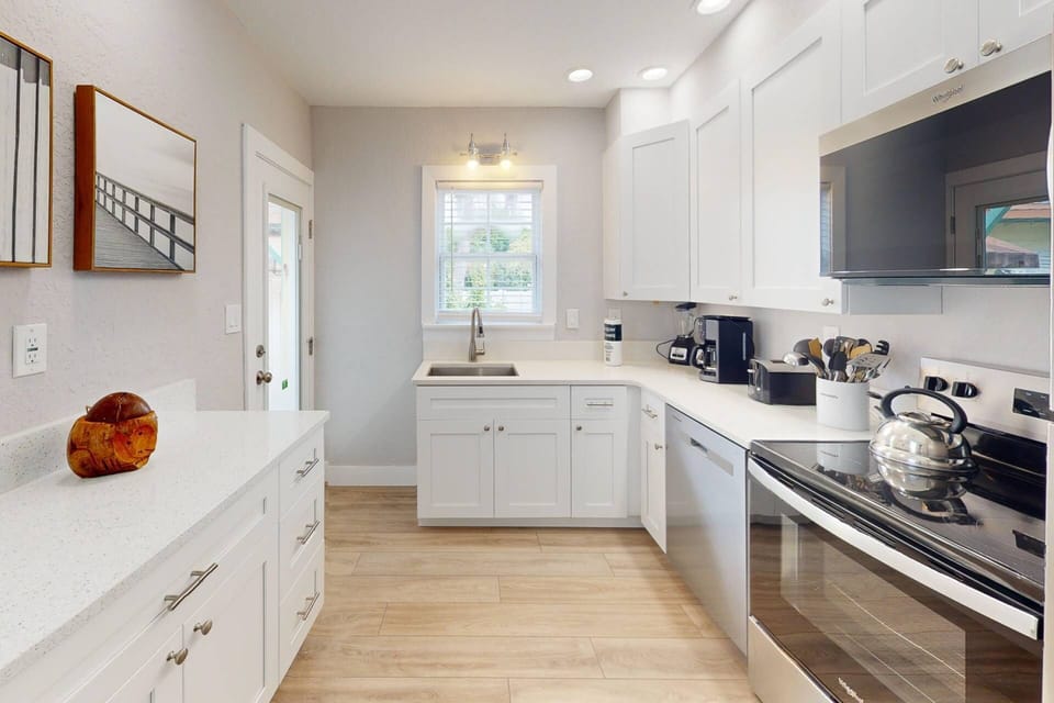 Fully equipped kitchen for just about any type of meal preparation. All Stainless Appliances, including a dishwasher!