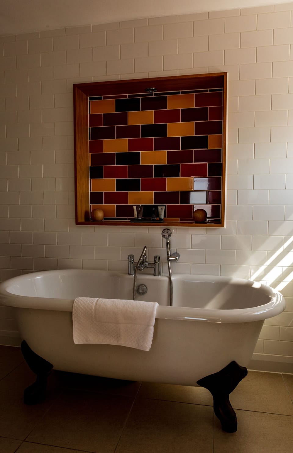 Superior Double or Twin Room, City View | Bathroom | Combined shower/tub, free toiletries, hair dryer, towels