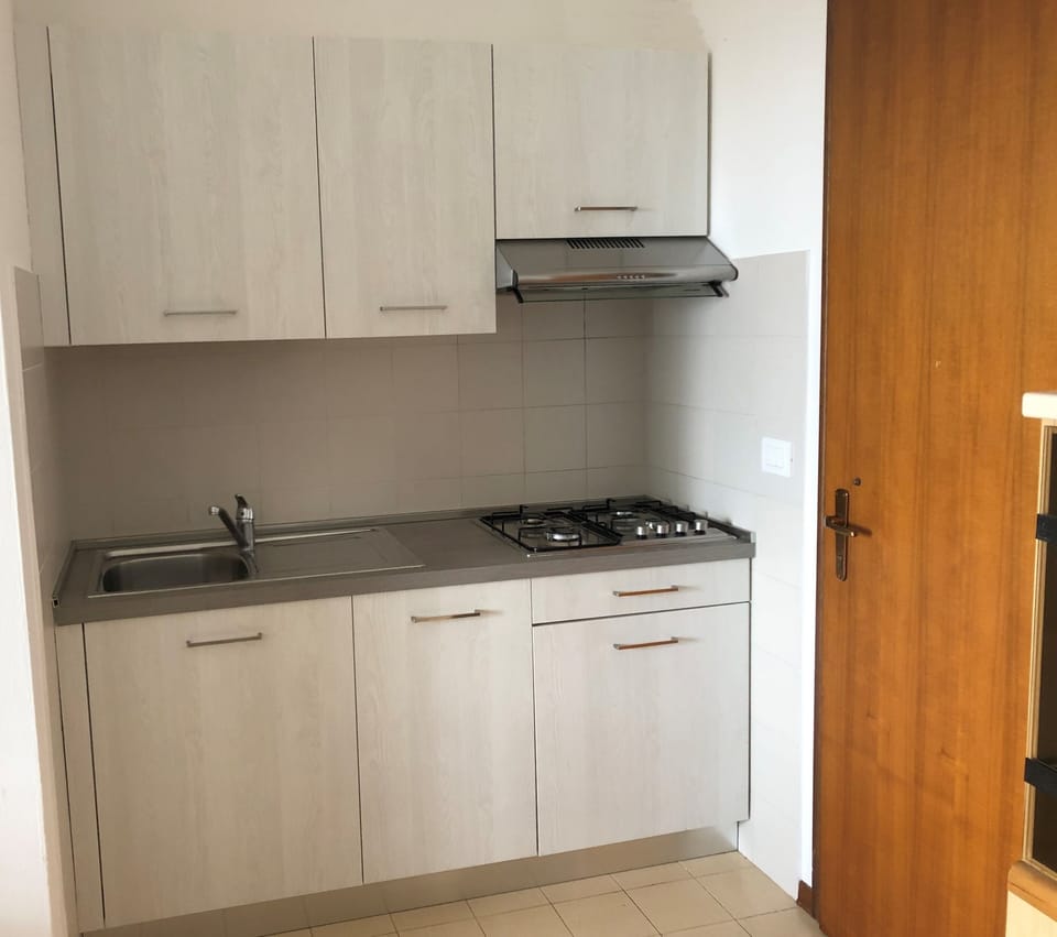 Apartment, 1 Bedroom (A40071) | Private kitchen | Full-size fridge, microwave, stovetop, cookware/dishes/utensils