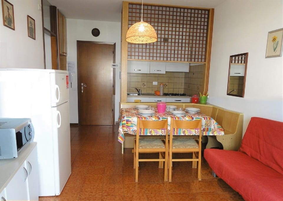 Apartment, 1 Bedroom (A70507) | Private kitchenette | Full-size fridge, microwave, stovetop, cookware/dishes/utensils