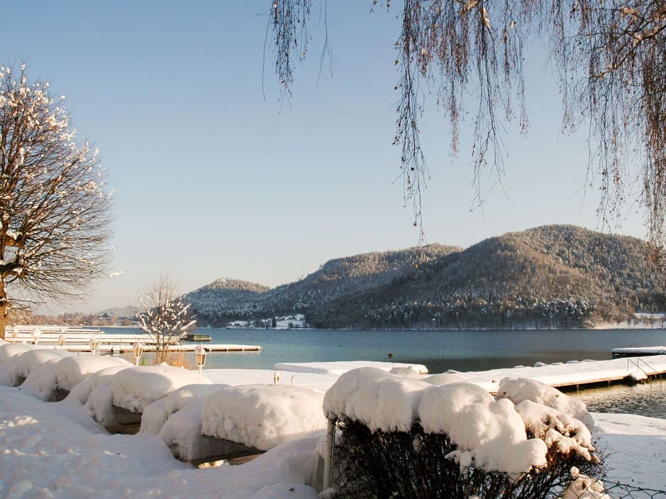 Sky, Water Resources, Water, Daytime, Snow, Natural Landscape, Nature, Azure, Mountain, Natural Environment