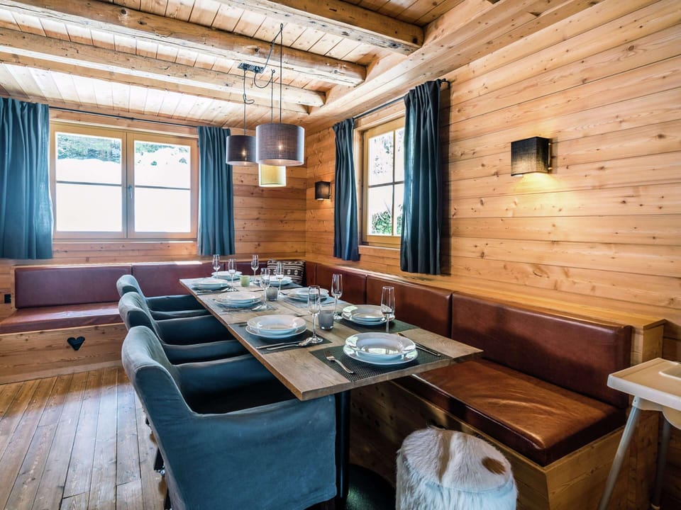 Chalet | Dining