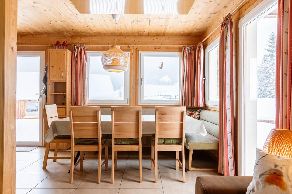 Chalet | Dining